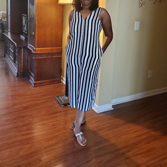 Jumpsuit - Picture 2 of 3